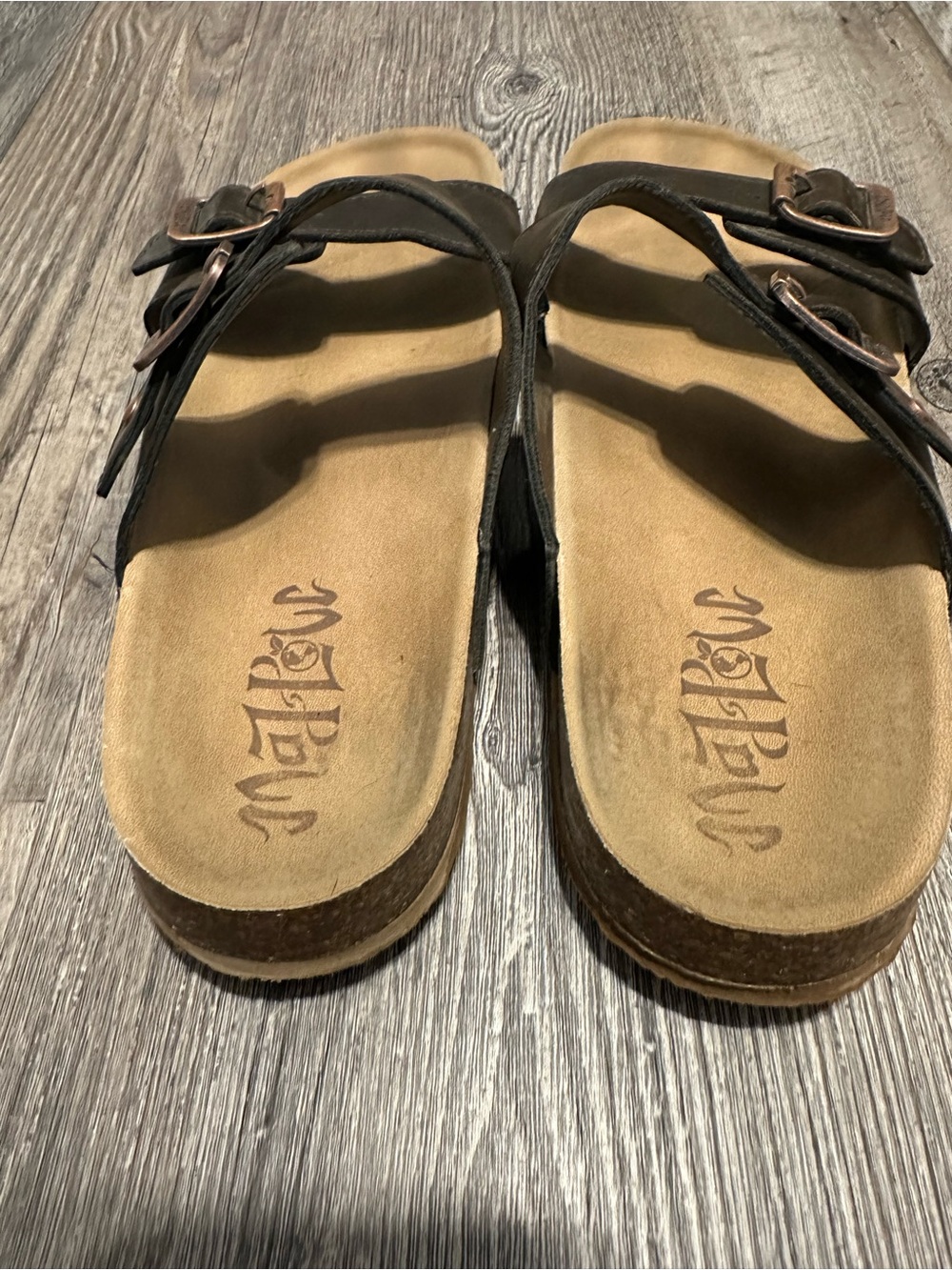 5/$25 sandals - Picture 4 of 6